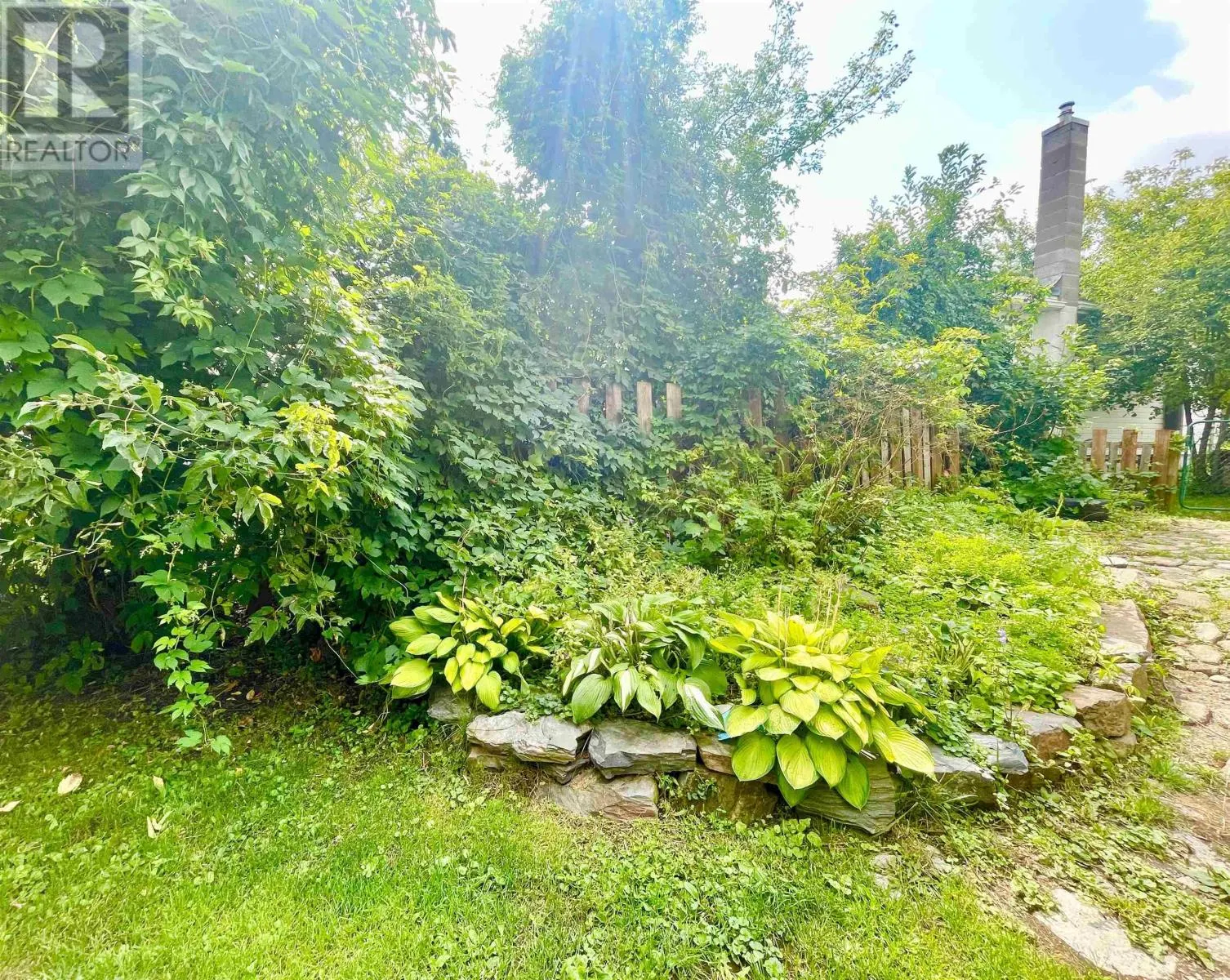 75 Elizabeth AVE