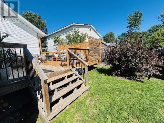 411 Ottawa St