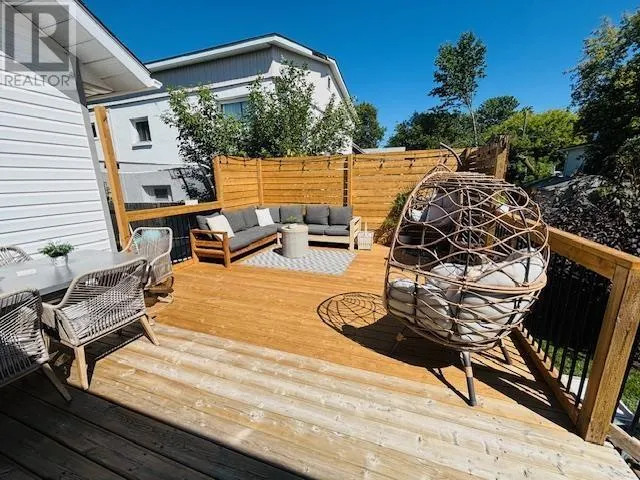 411 Ottawa St
