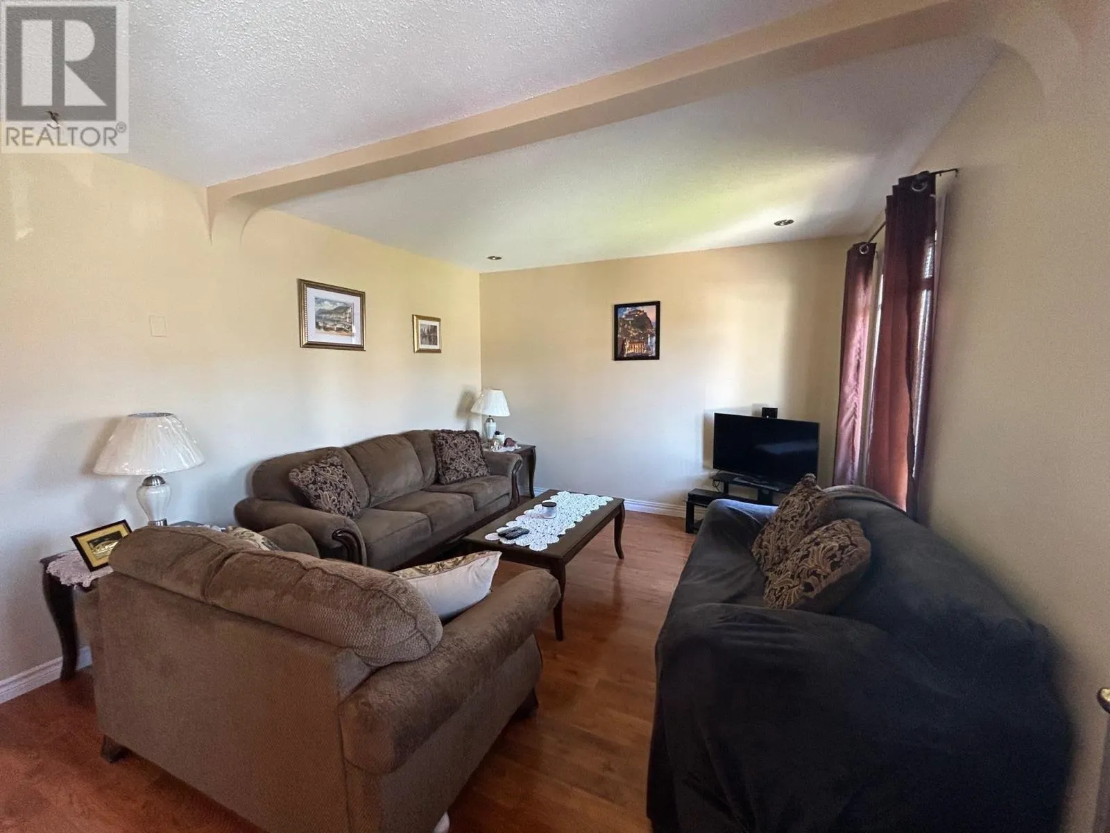 413 Regina AVE