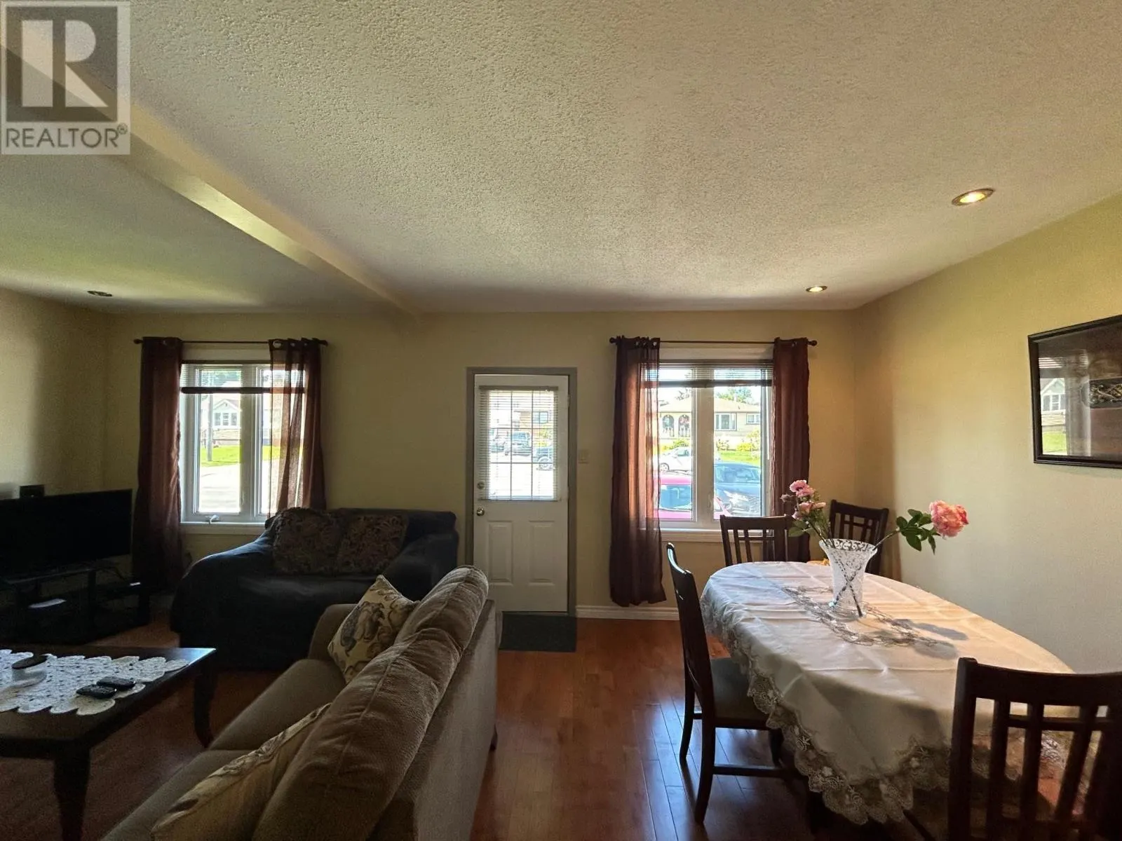 413 Regina AVE