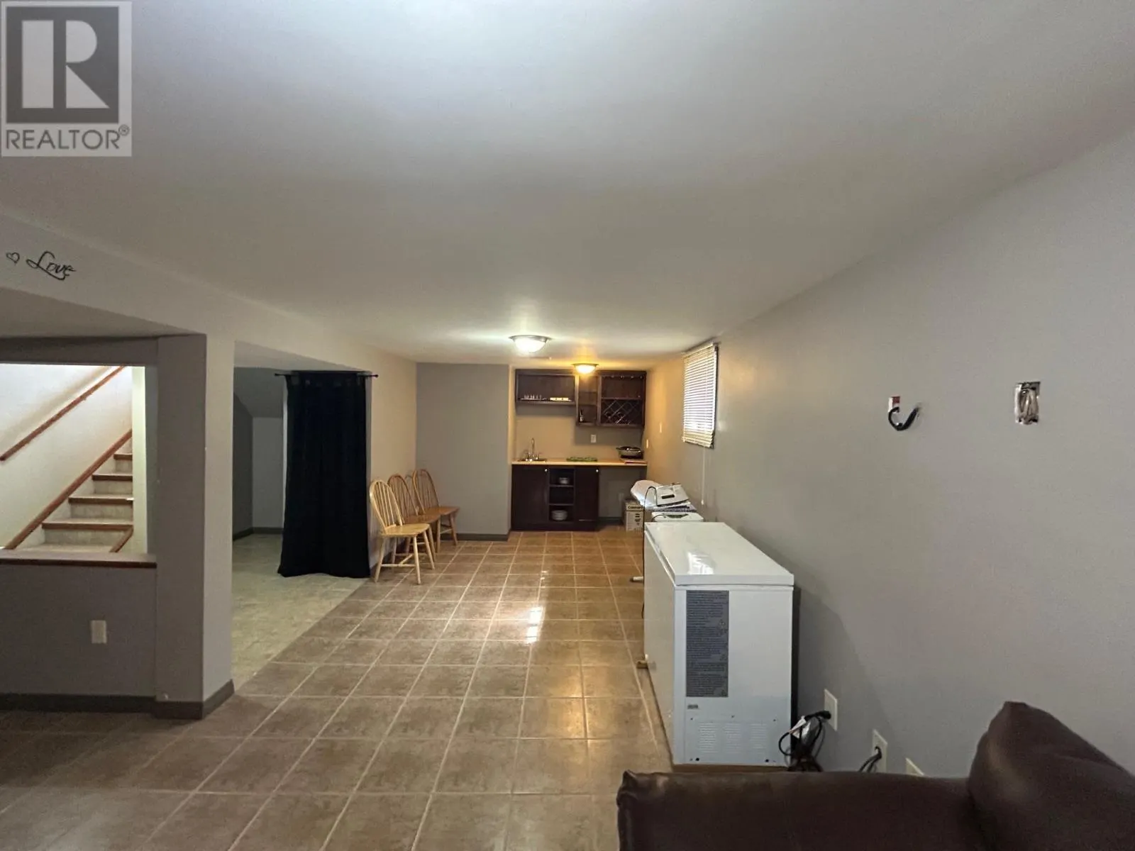 413 Regina AVE
