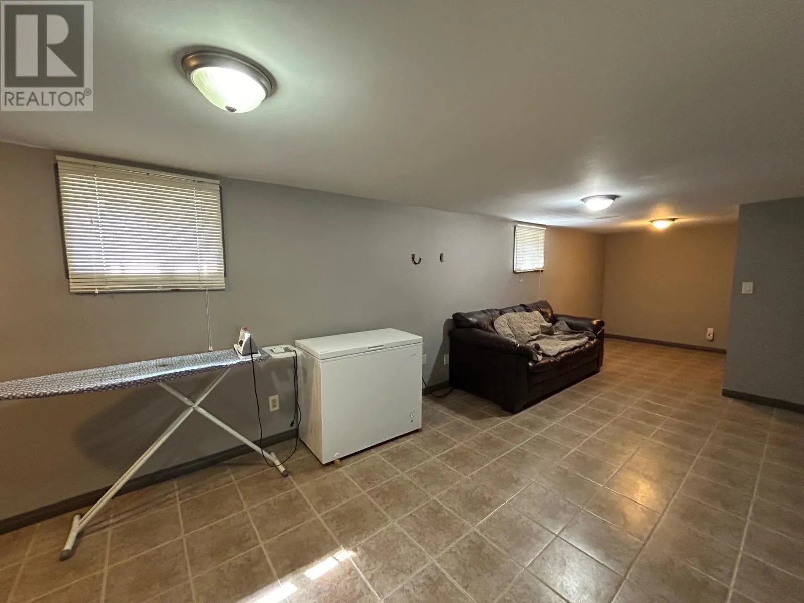 413 Regina AVE
