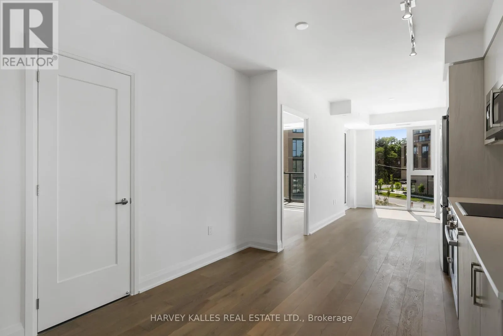 305 - 293 THE KINGSWAY