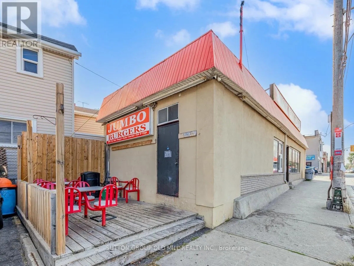 685 RUNNYMEDE ROAD