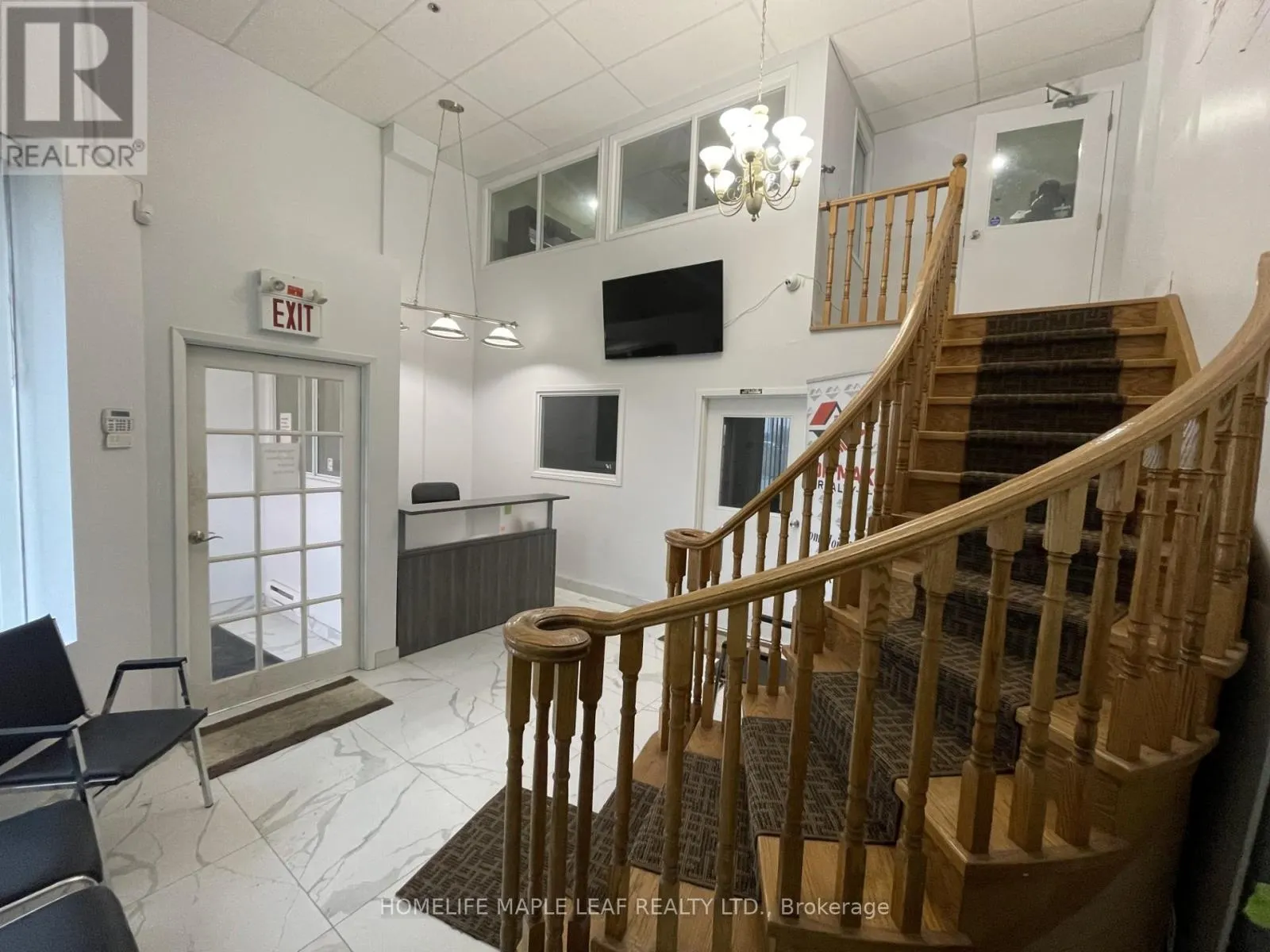 4 - 2575 STEELES AVENUE E