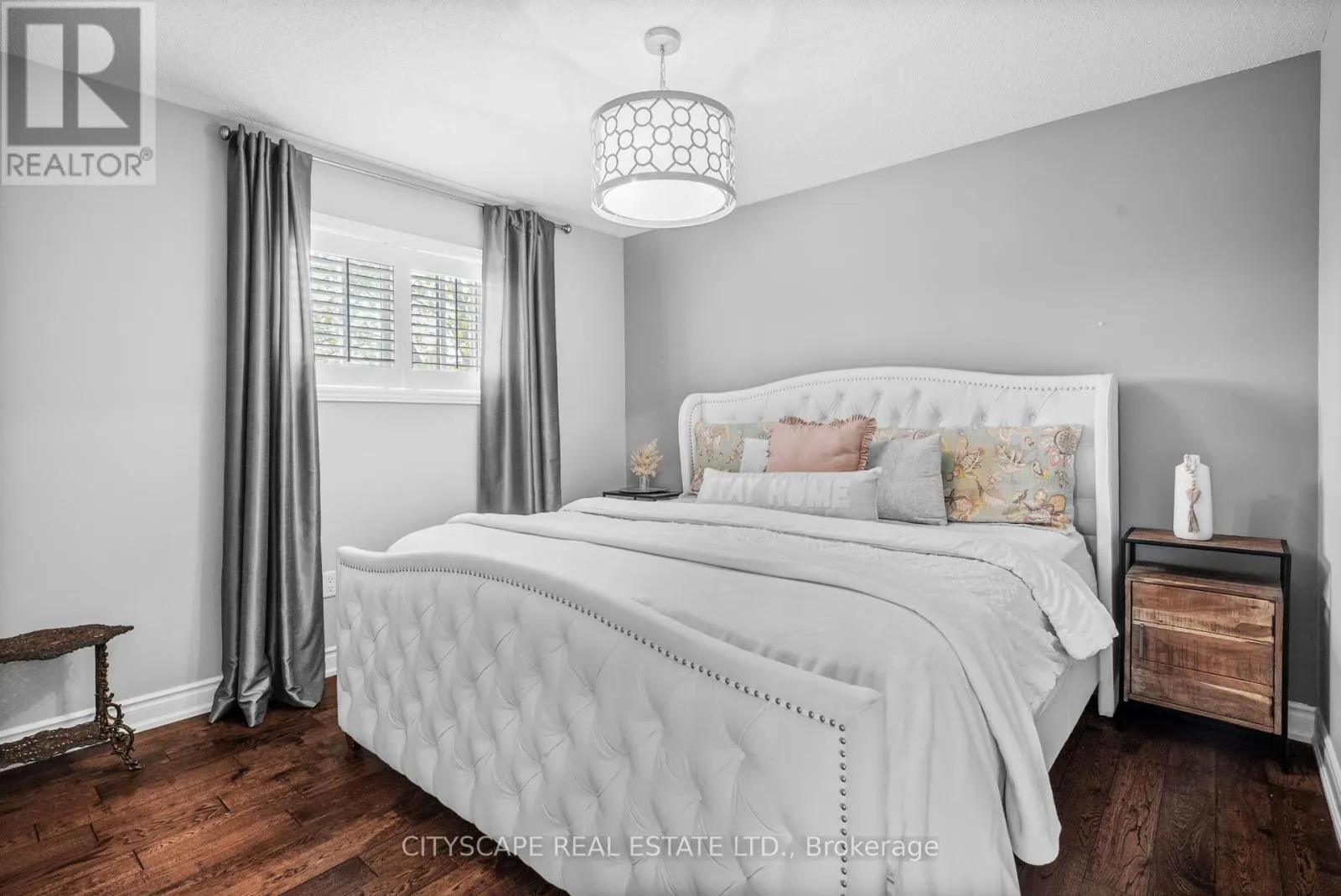 46 GOLLOP CRESCENT