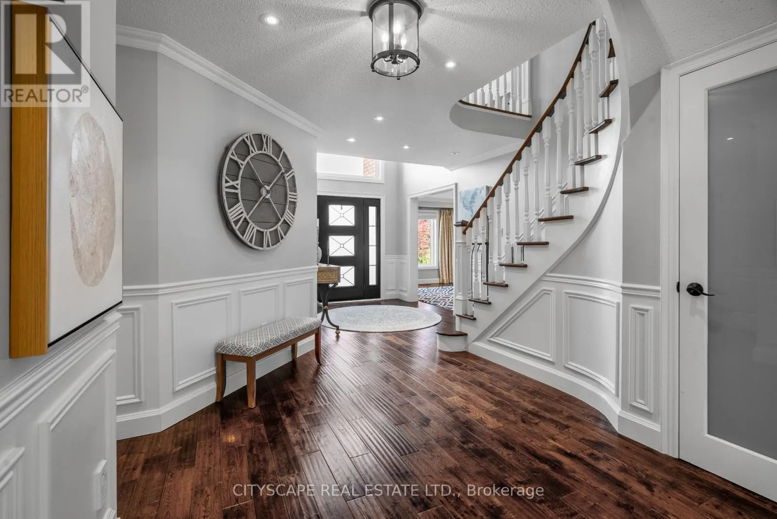 46 GOLLOP CRESCENT
