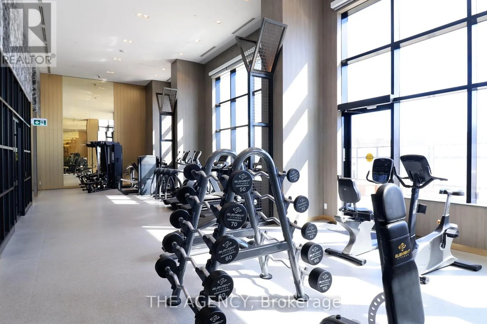LPH19 - 395 DUNDAS STREET W