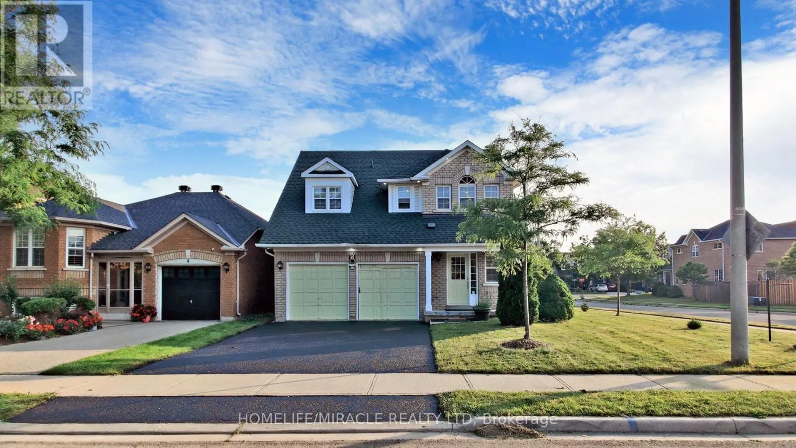 2 CLOVERCREST DRIVE