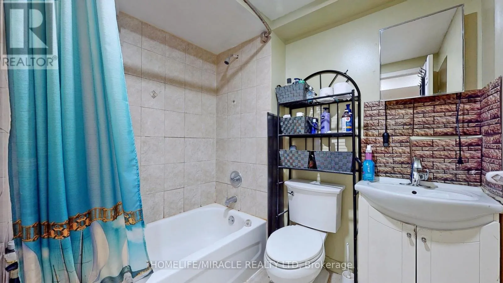 2 CLOVERCREST DRIVE
