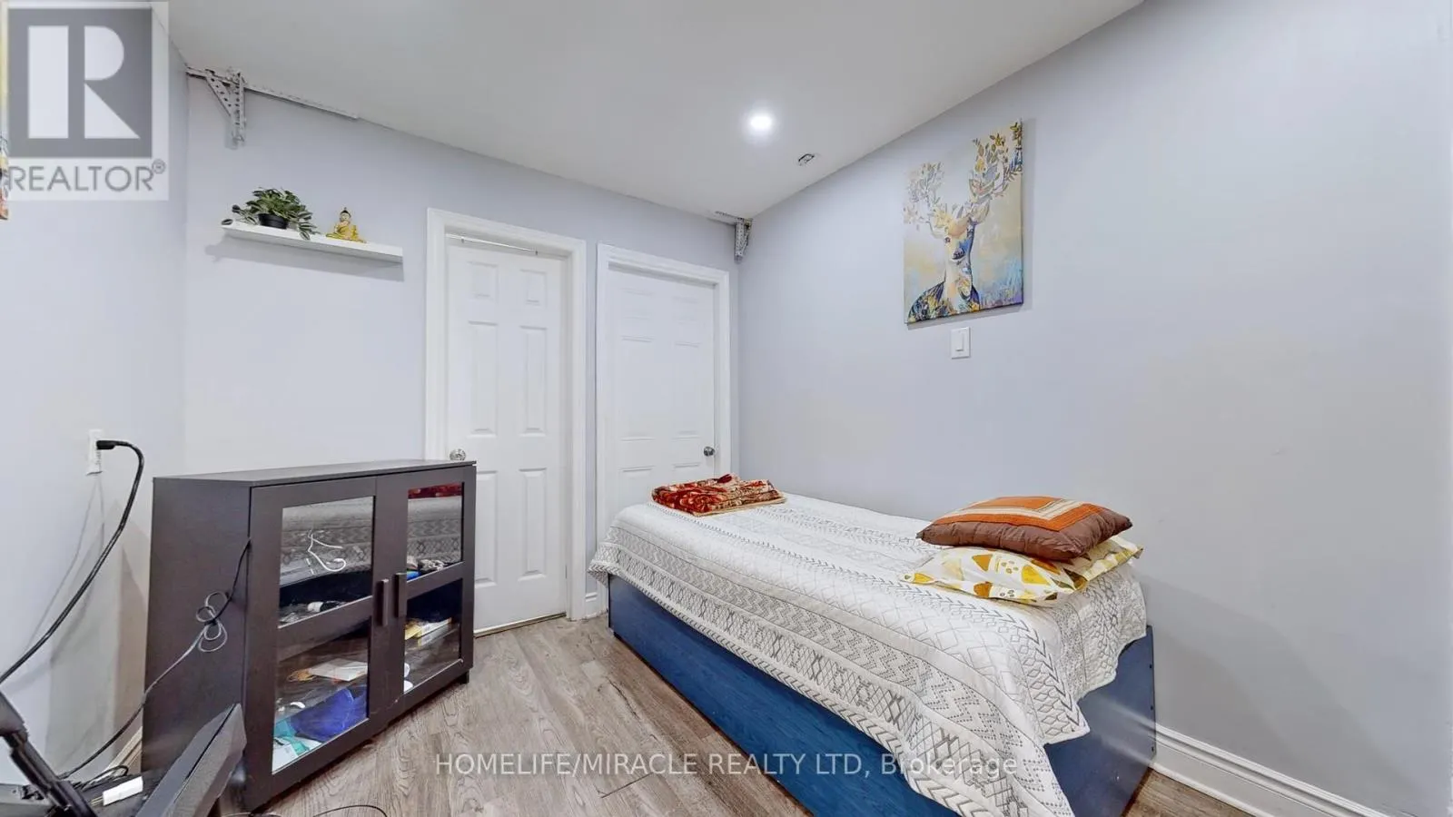2 CLOVERCREST DRIVE