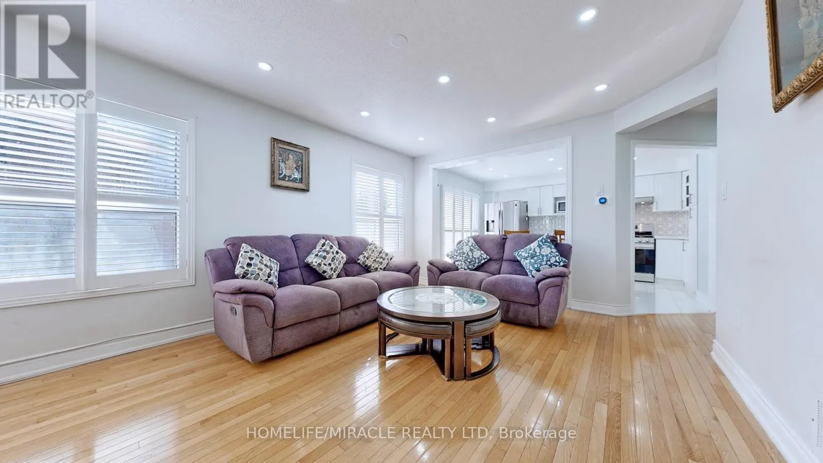 2 CLOVERCREST DRIVE