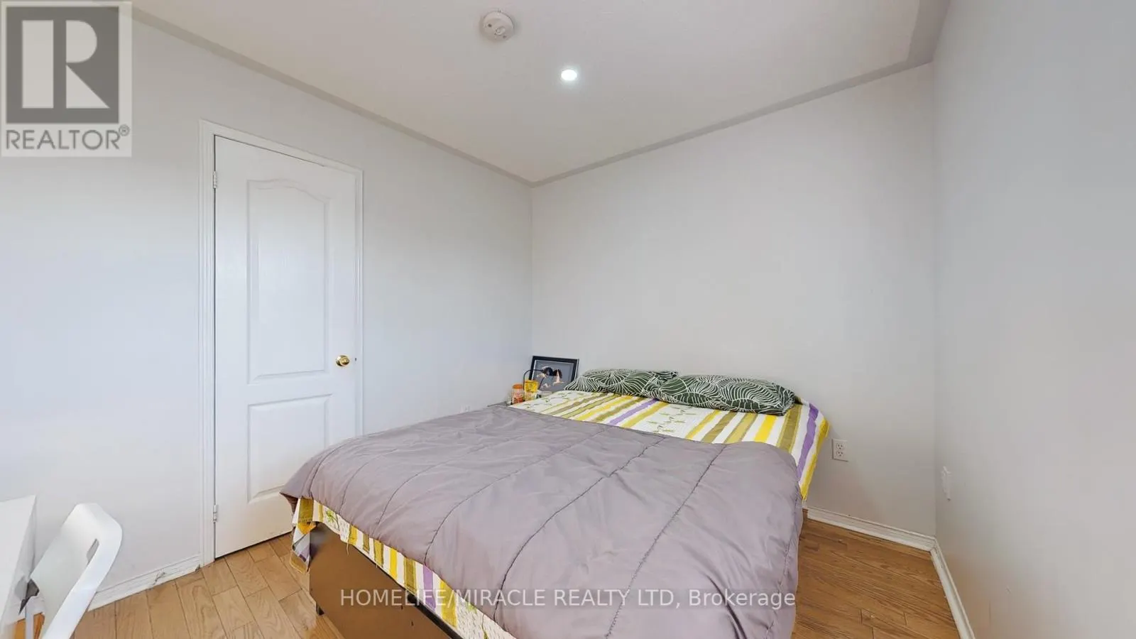 2 CLOVERCREST DRIVE