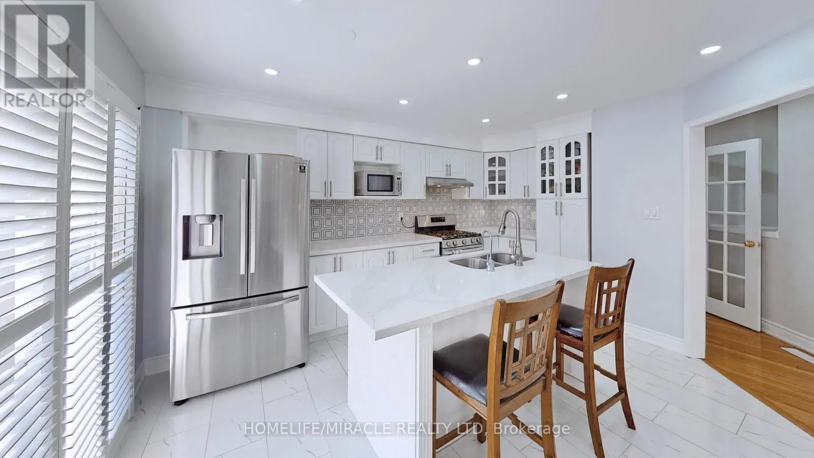 2 CLOVERCREST DRIVE
