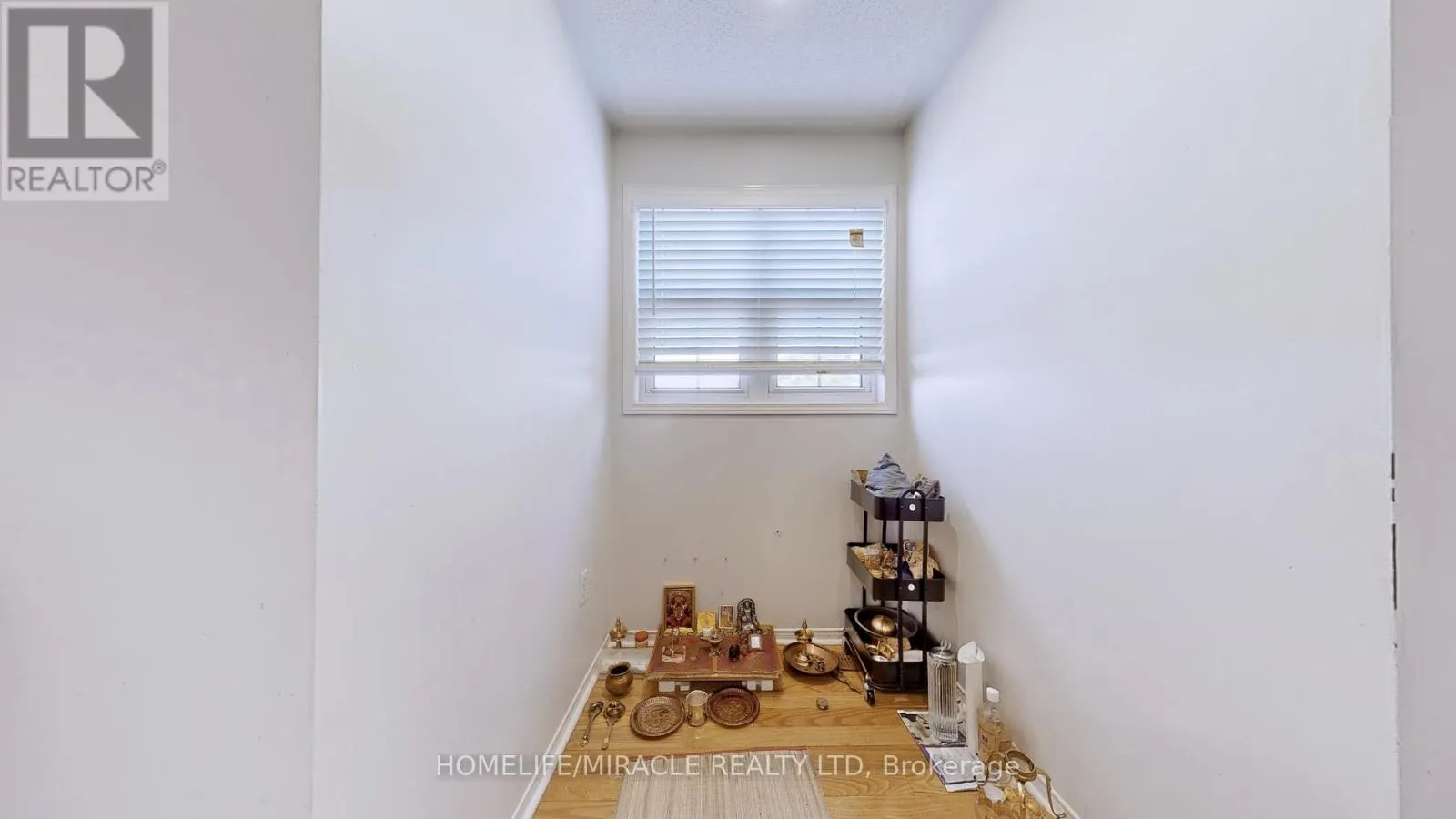 2 CLOVERCREST DRIVE