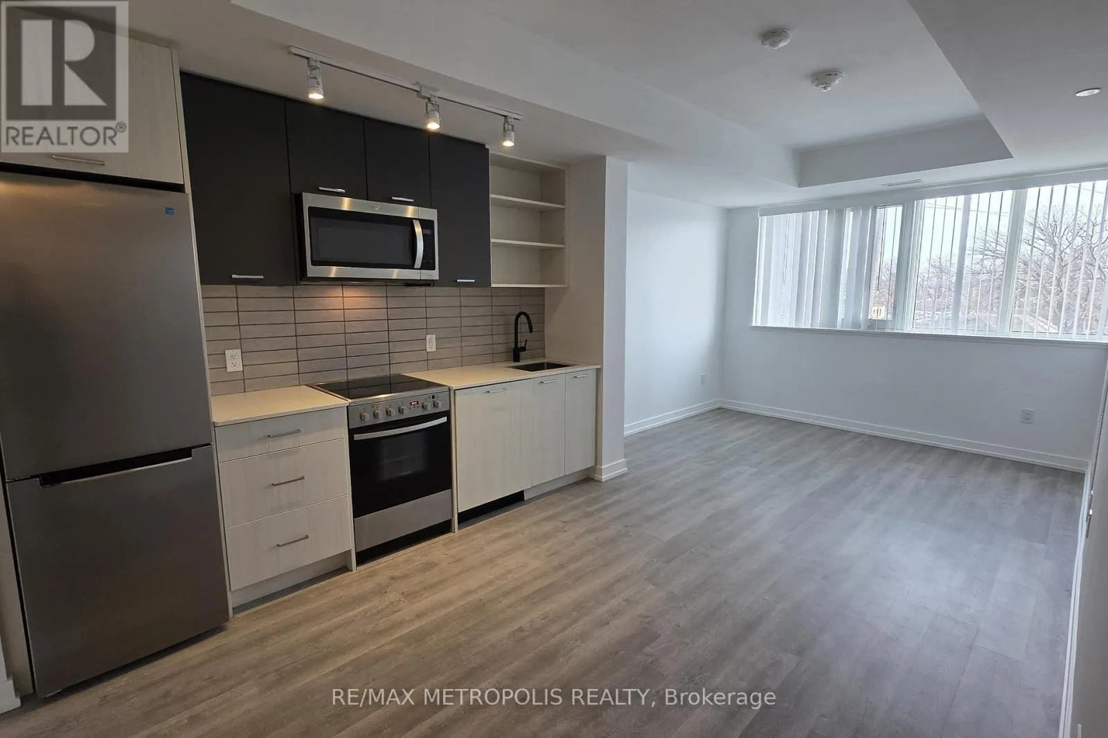 307 - 2300 ST CLAIR AVENUE W