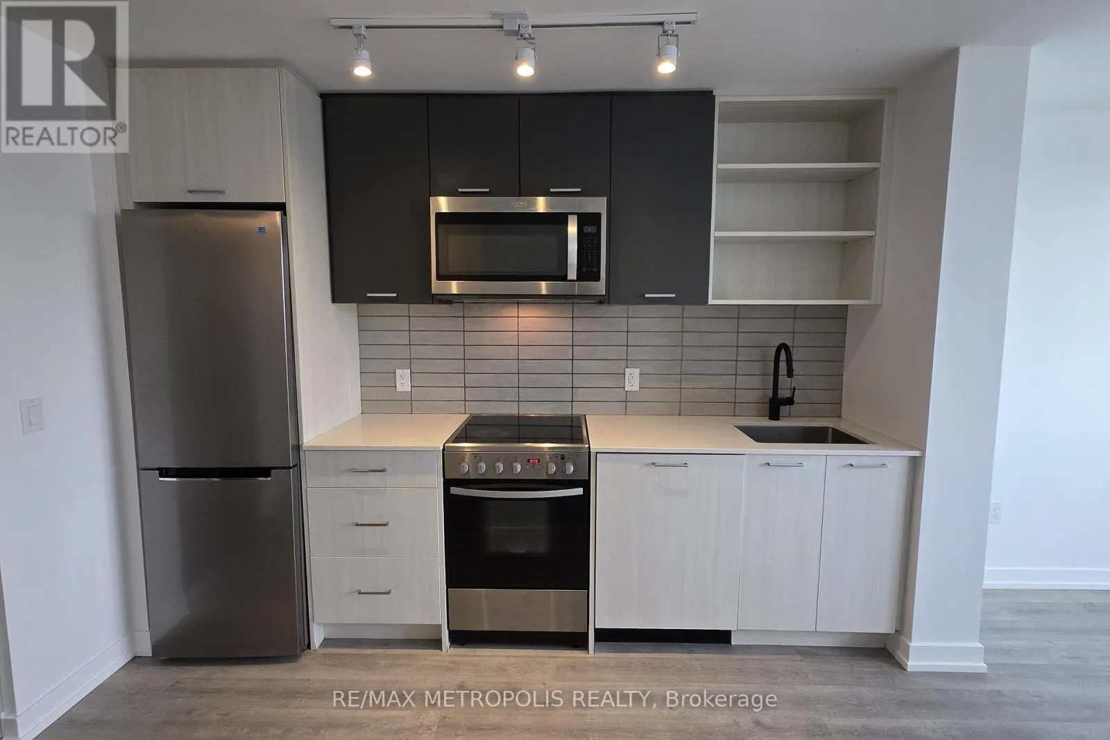 307 - 2300 ST CLAIR AVENUE W