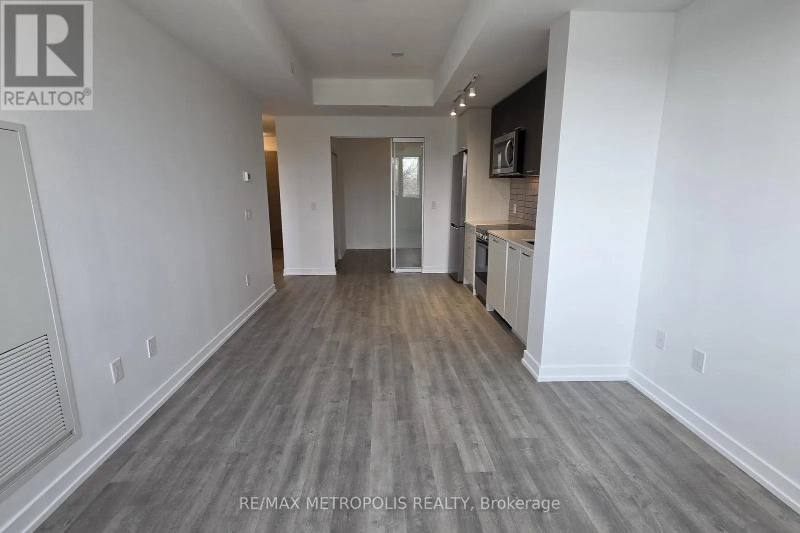 307 - 2300 ST CLAIR AVENUE W