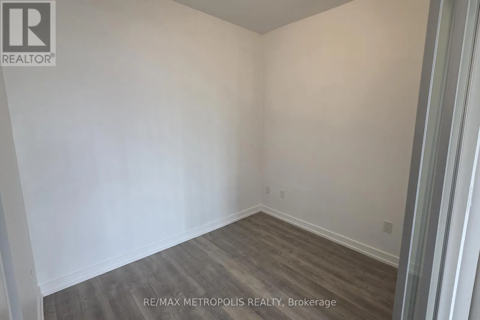 307 - 2300 ST CLAIR AVENUE W