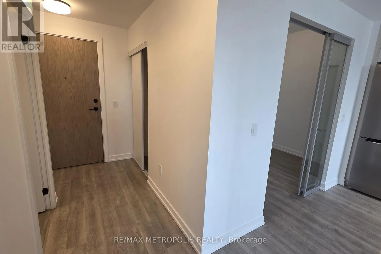 307 - 2300 ST CLAIR AVENUE W