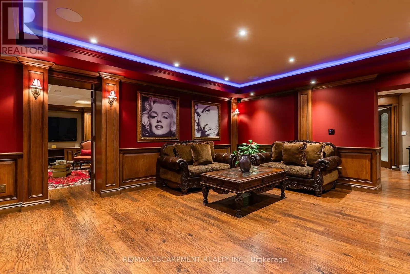 2594 BLUFFS WAY