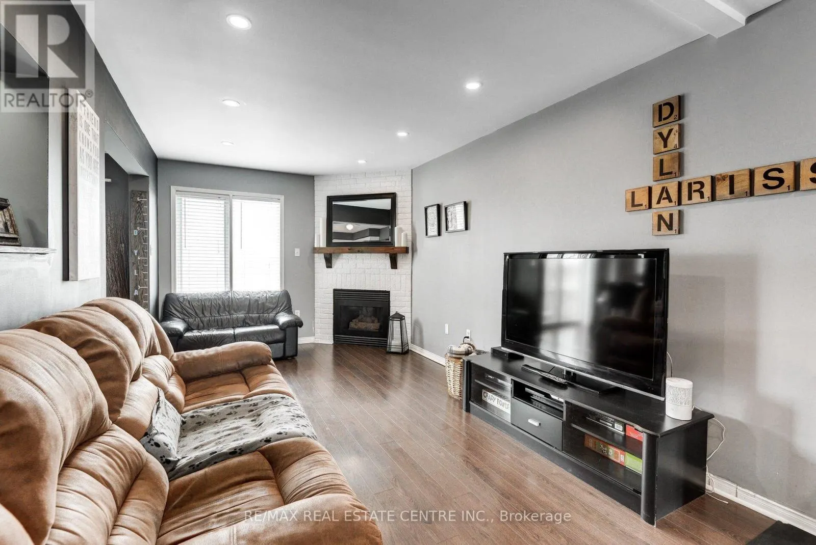 226 HOWARD CRESCENT
