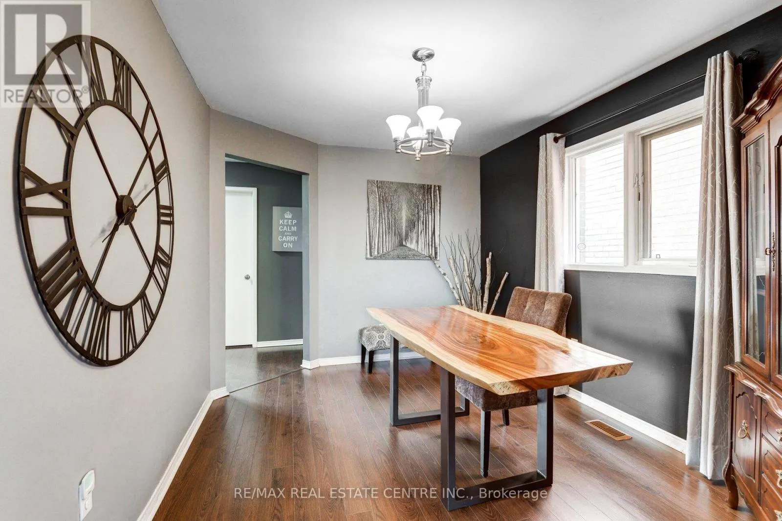 226 HOWARD CRESCENT