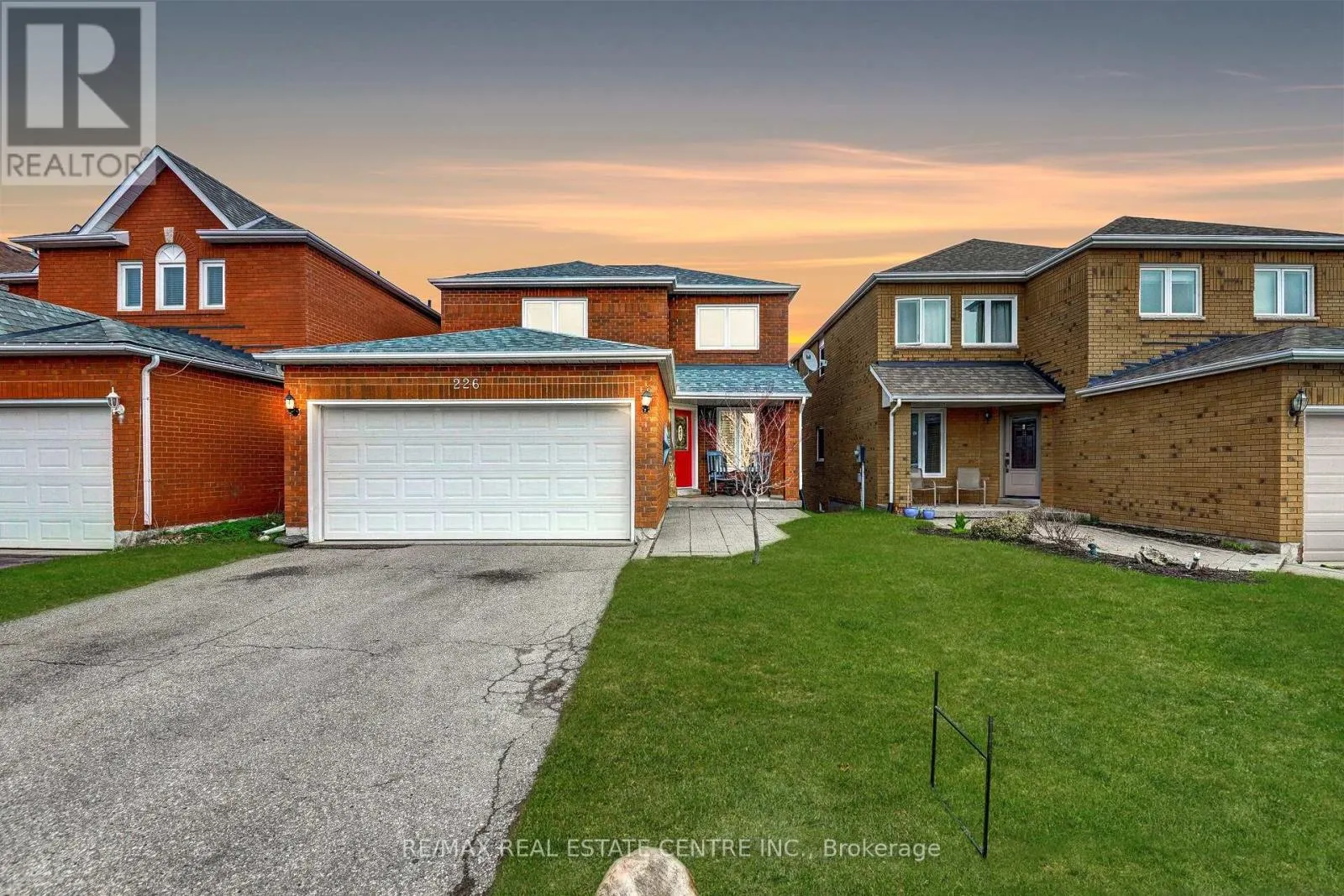 226 HOWARD CRESCENT