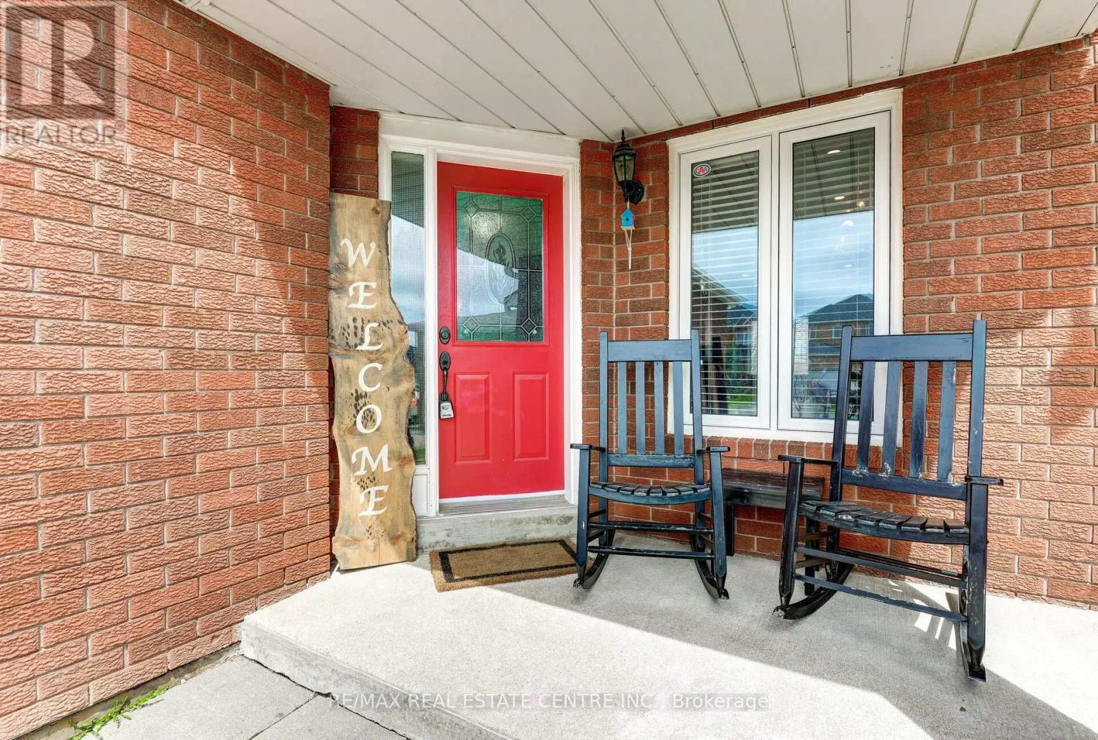 226 HOWARD CRESCENT