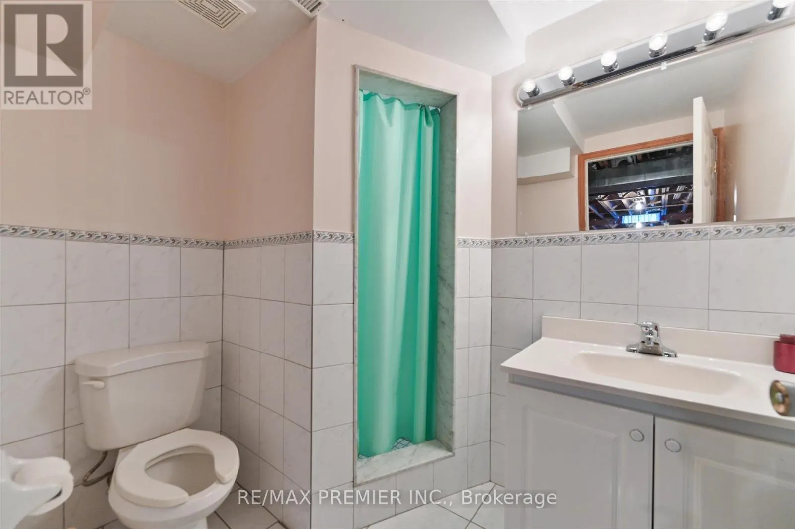 10 LEPARC ROAD