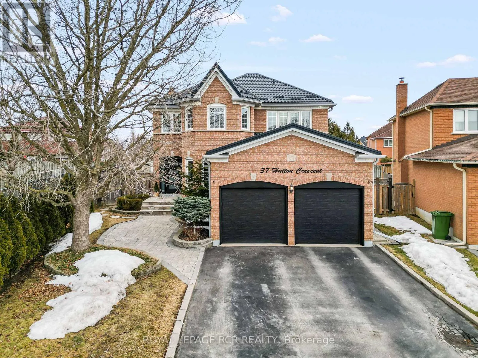 37 HUTTON CRESCENT