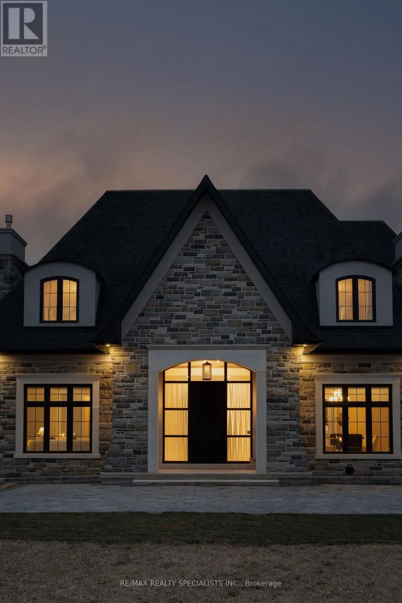 15 MULLOY COURT
