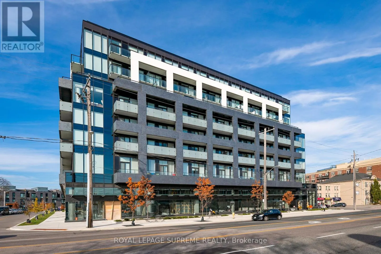 215 - 4208 DUNDAS STREET W