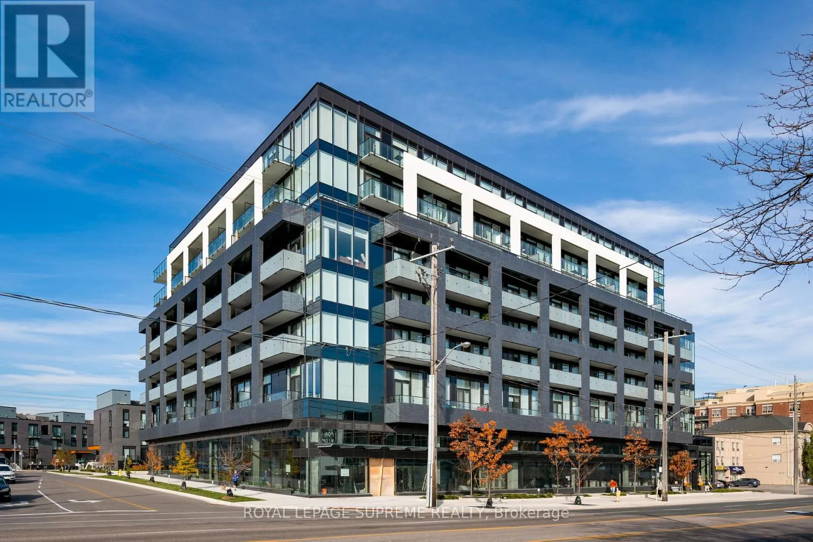 215 - 4208 DUNDAS STREET W