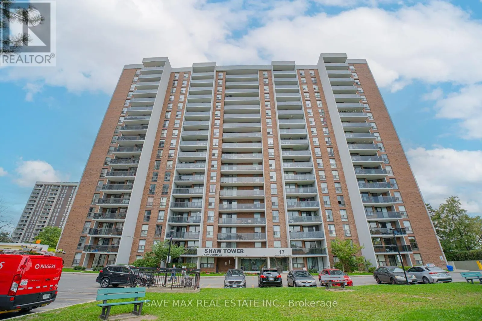 904 - 17 KNIGHTSBRIDGE ROAD