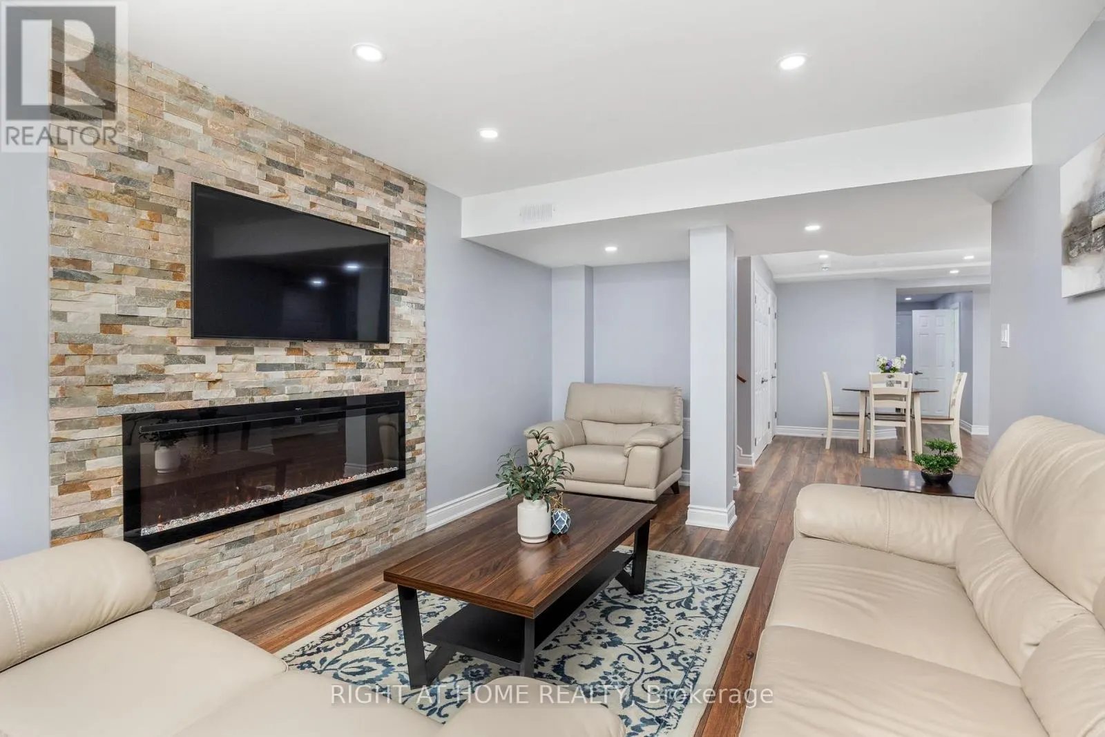 557 SETTLERS ROAD W