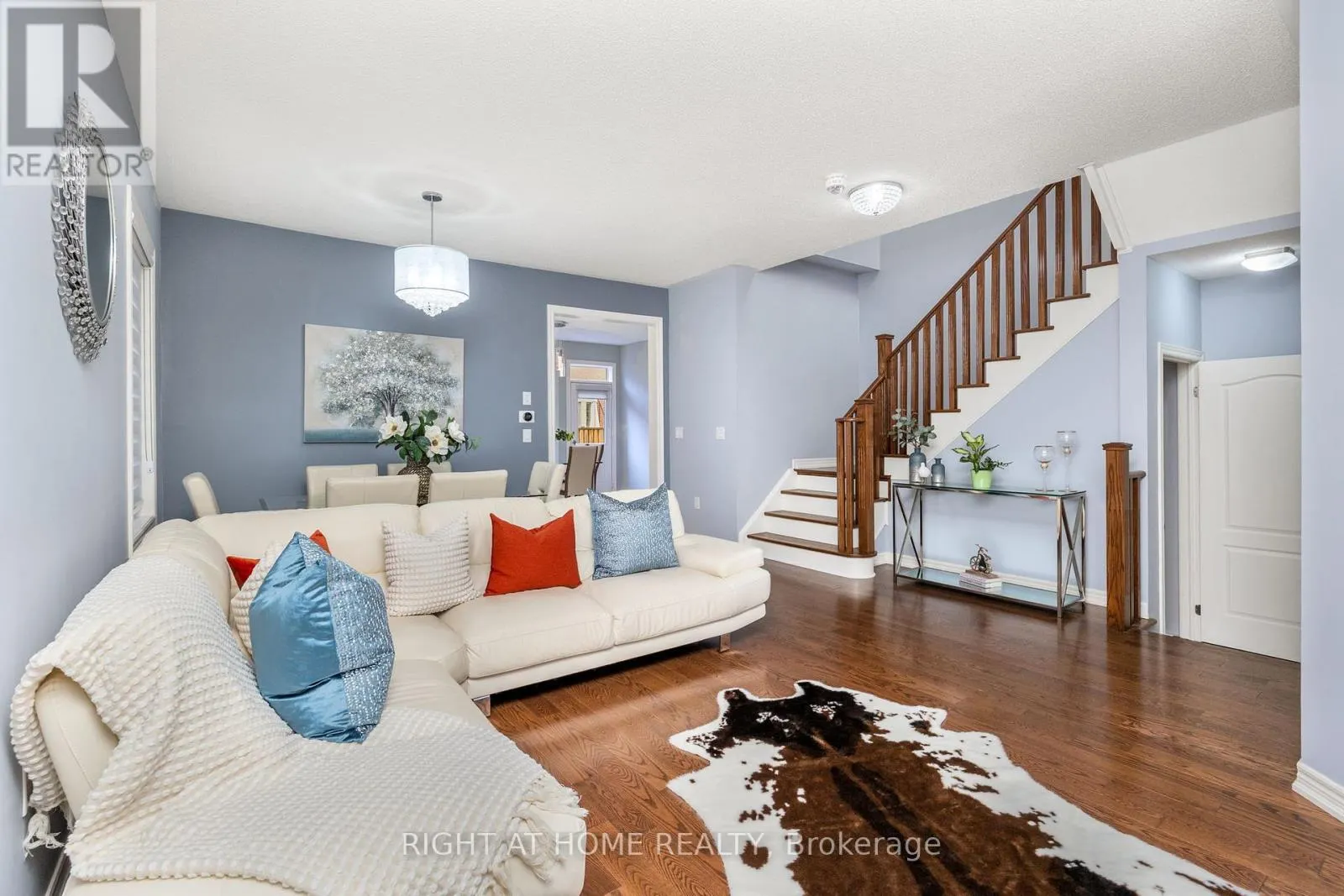 557 SETTLERS ROAD W