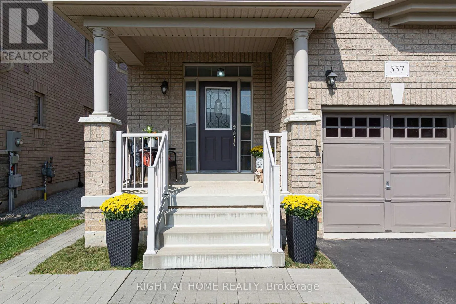 557 SETTLERS ROAD W