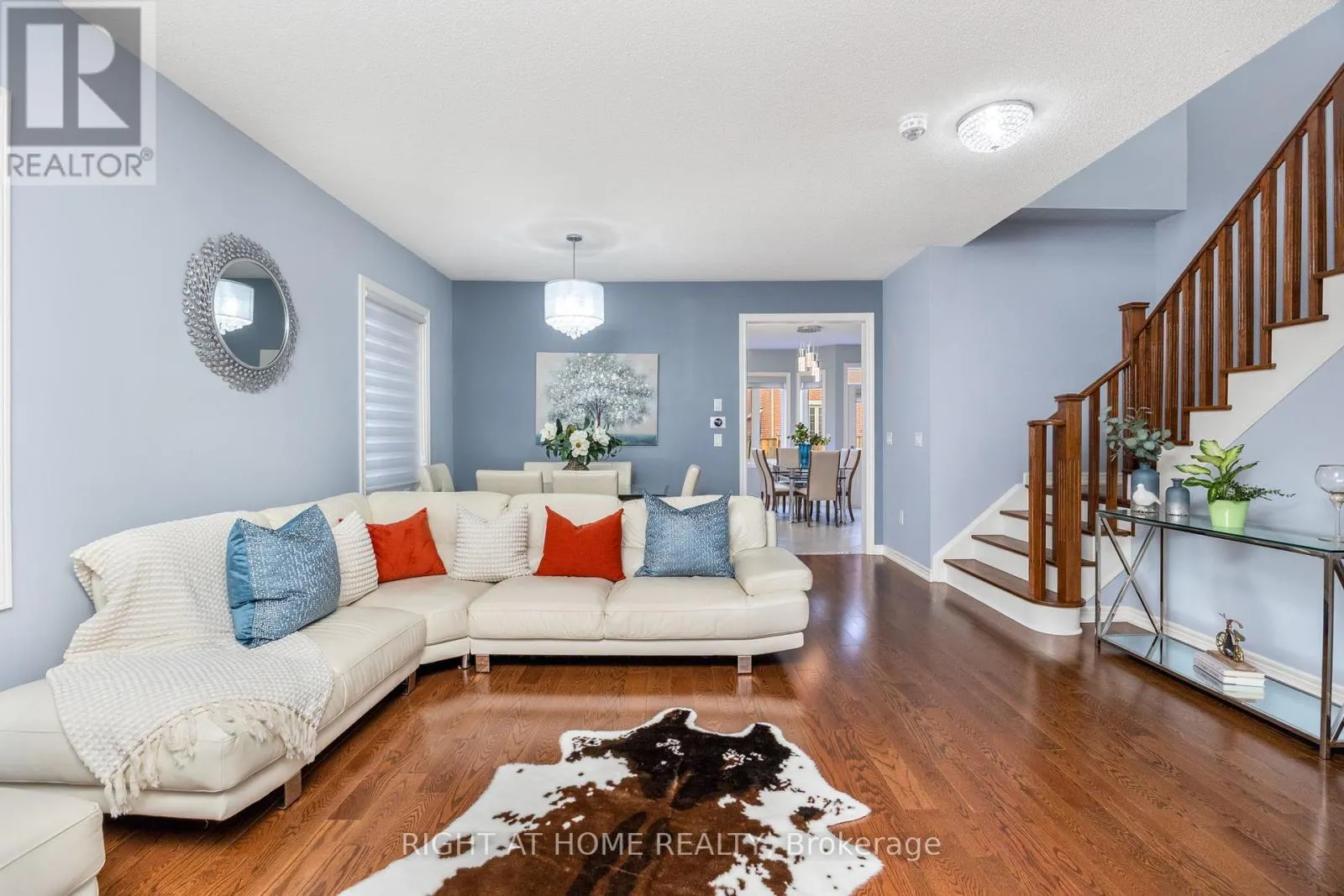 557 SETTLERS ROAD W
