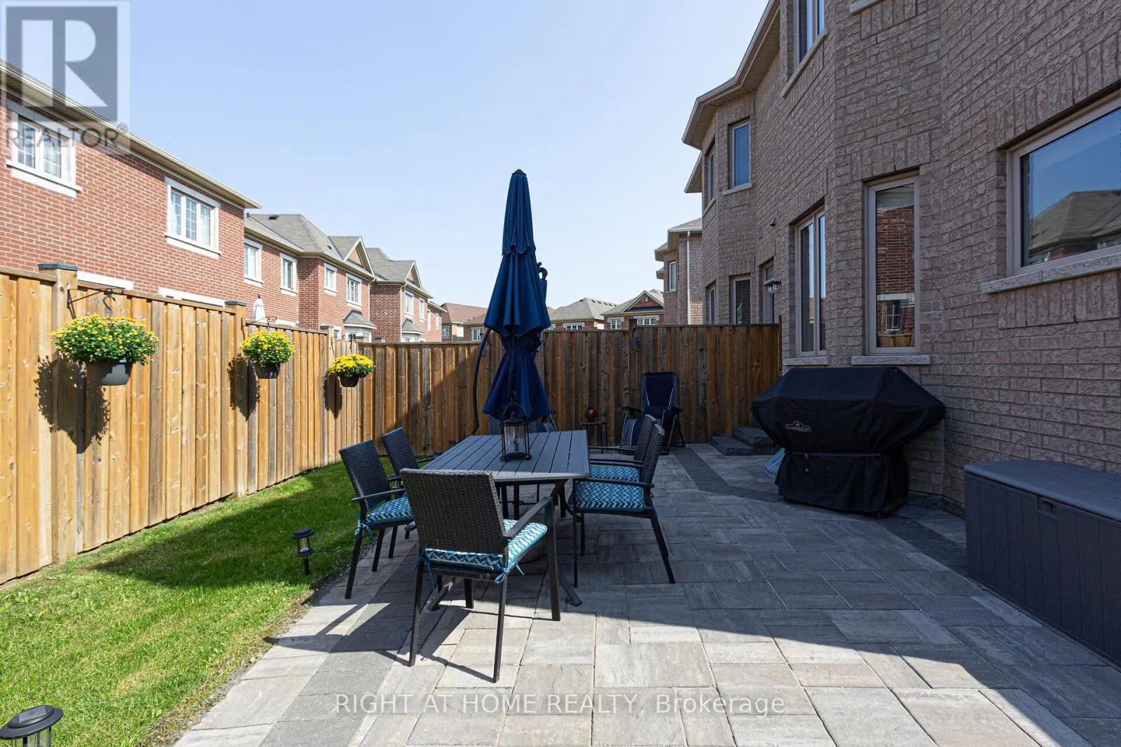 557 SETTLERS ROAD W