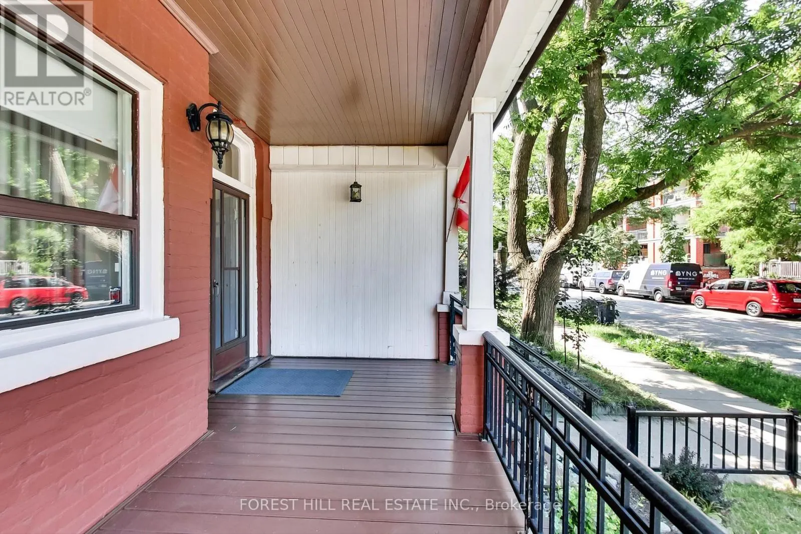 23 LANSDOWNE AVENUE