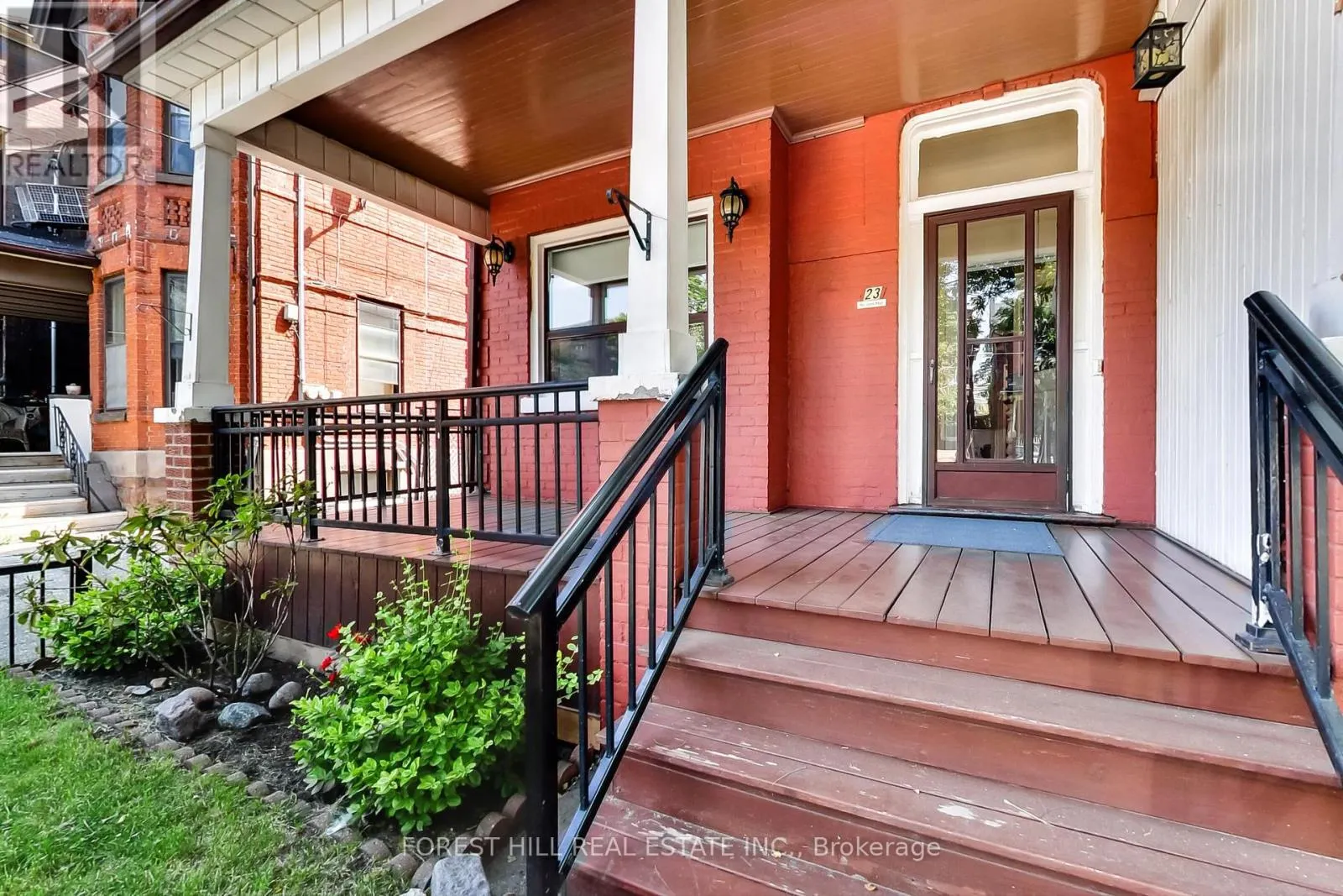 23 LANSDOWNE AVENUE