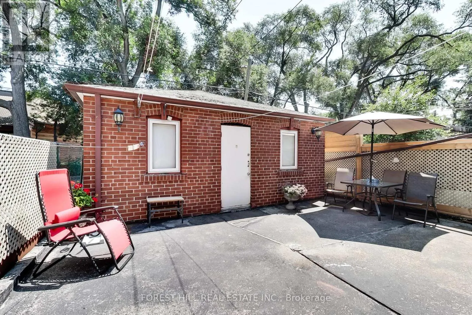 23 LANSDOWNE AVENUE