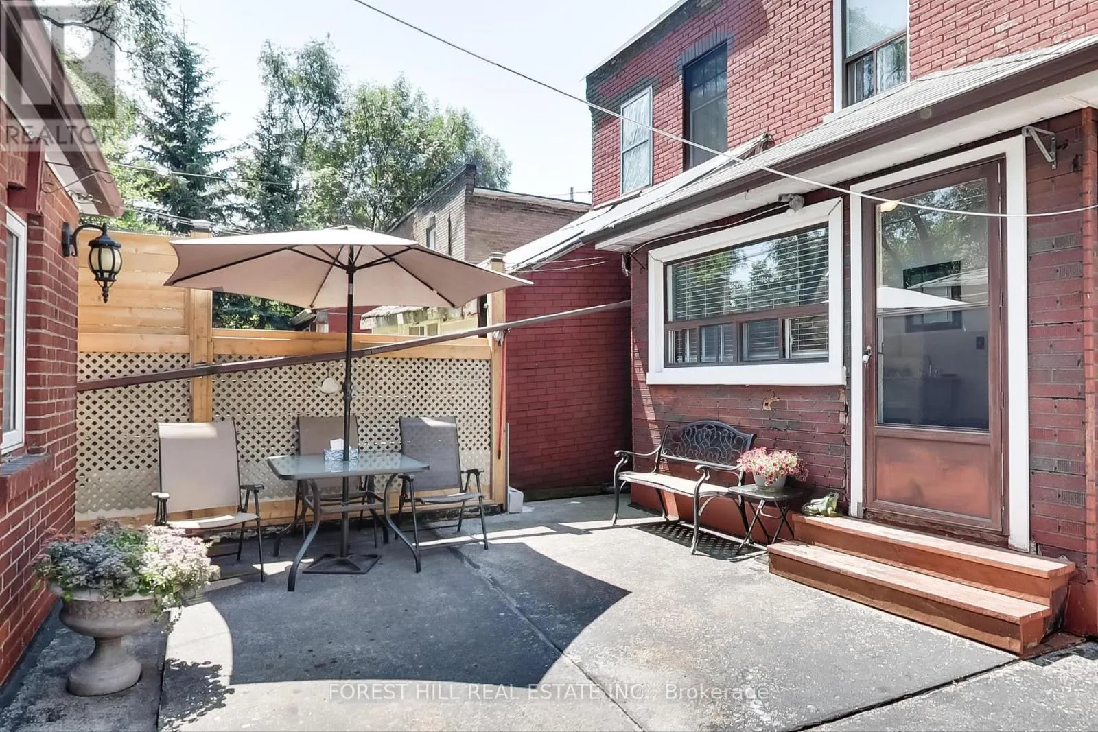 23 LANSDOWNE AVENUE