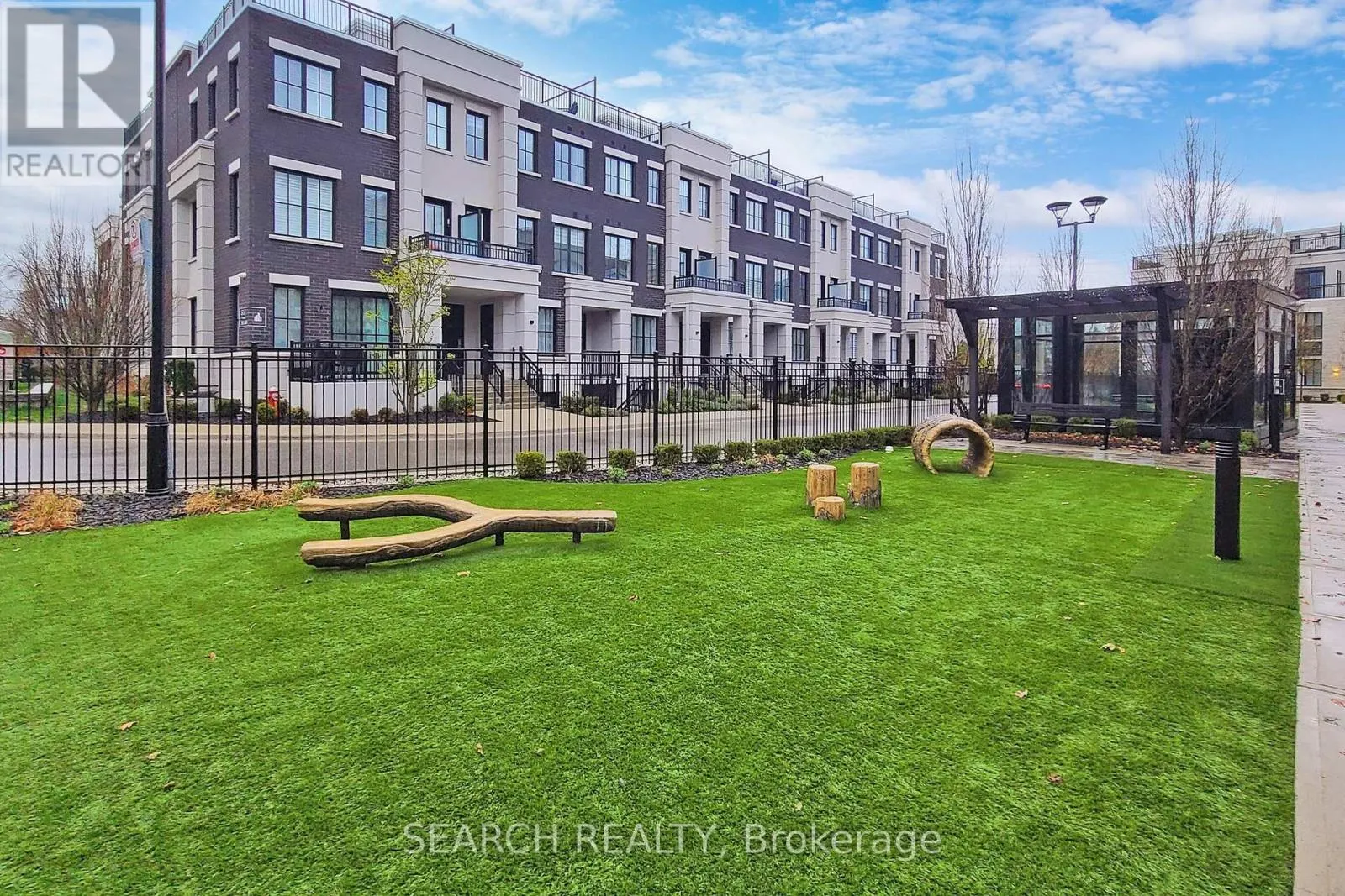 110 - 1180 CAWTHRA ROAD