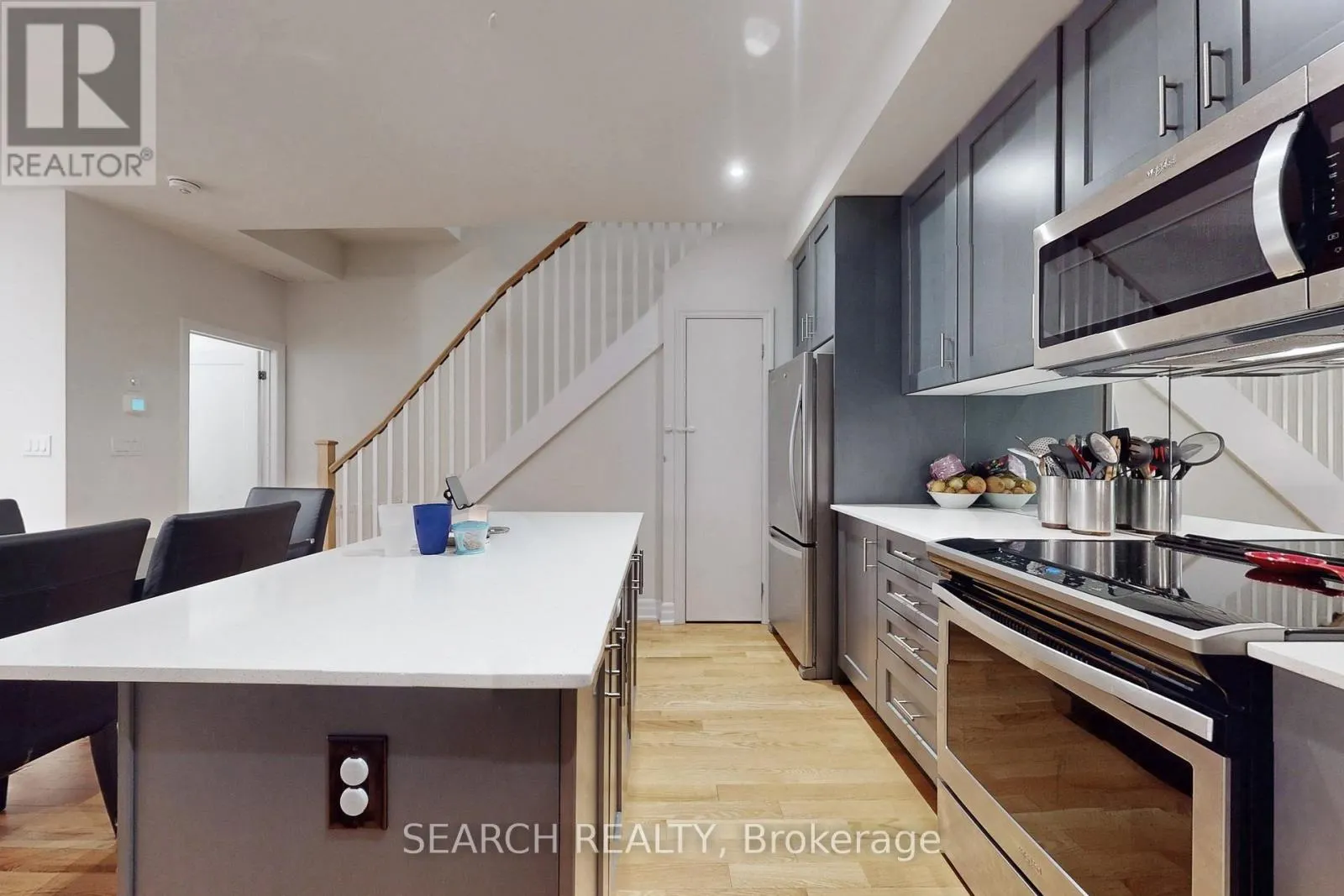 110 - 1180 CAWTHRA ROAD
