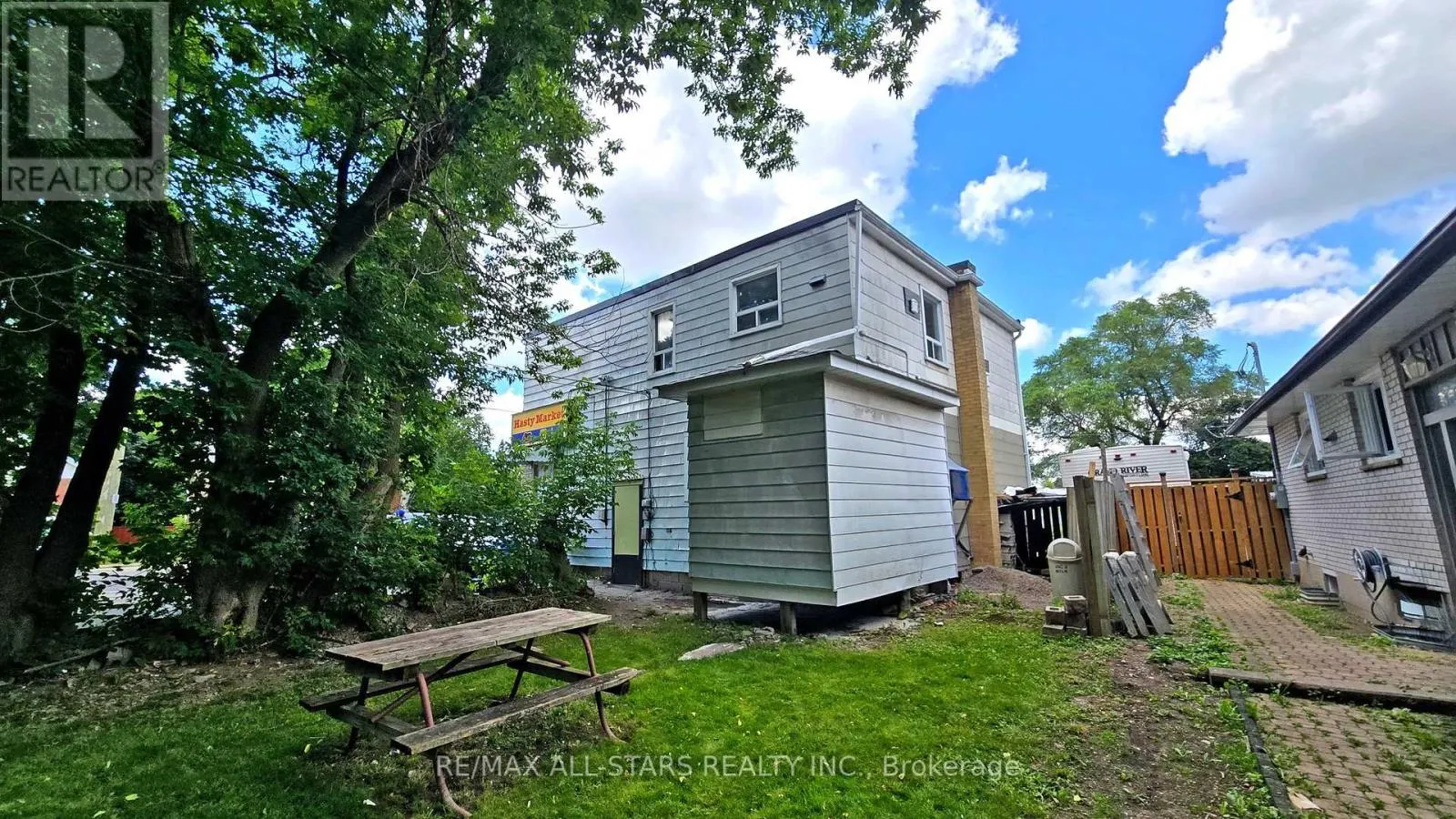 88 ELLIOTT STREET