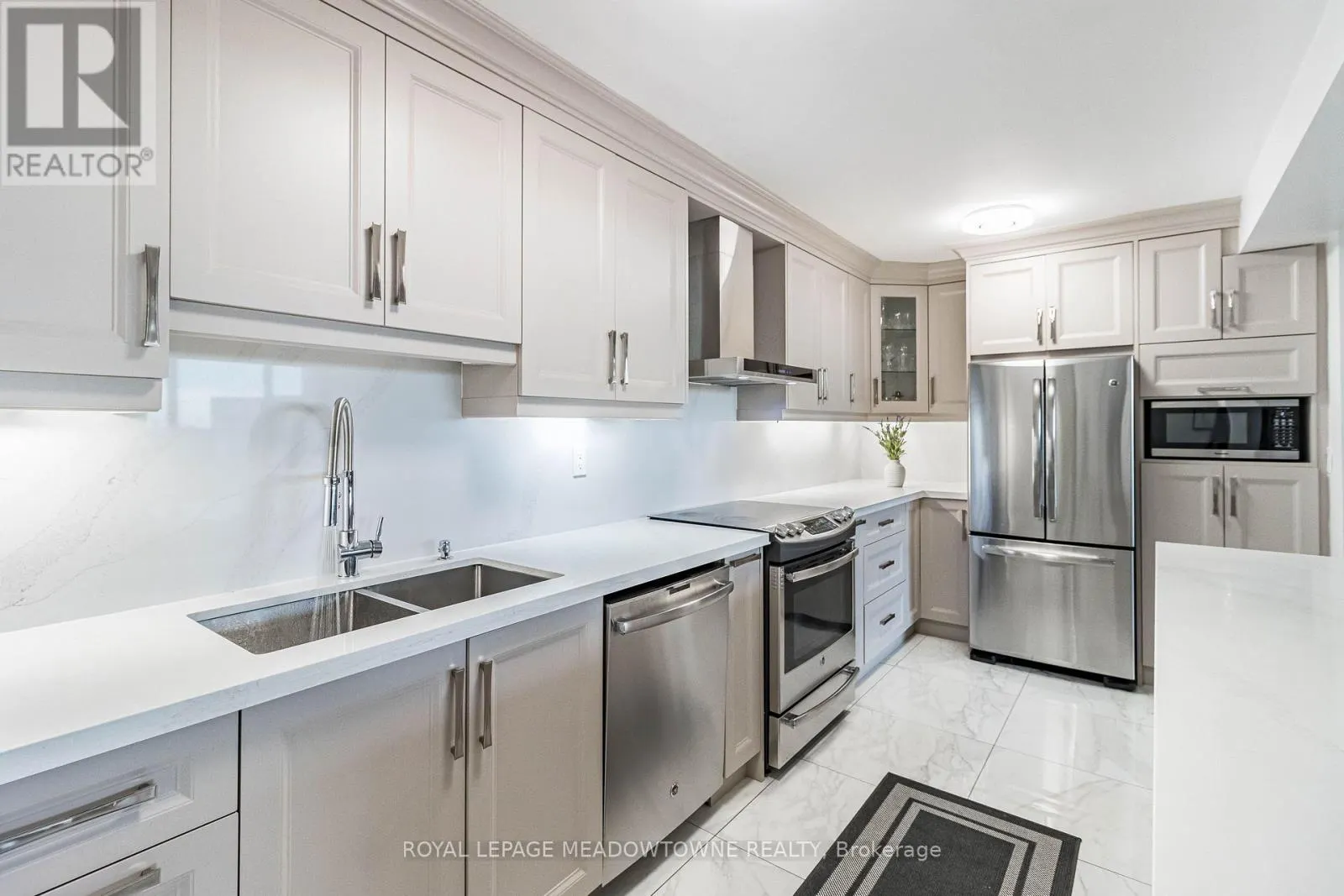406 - 61 RICHVIEW ROAD