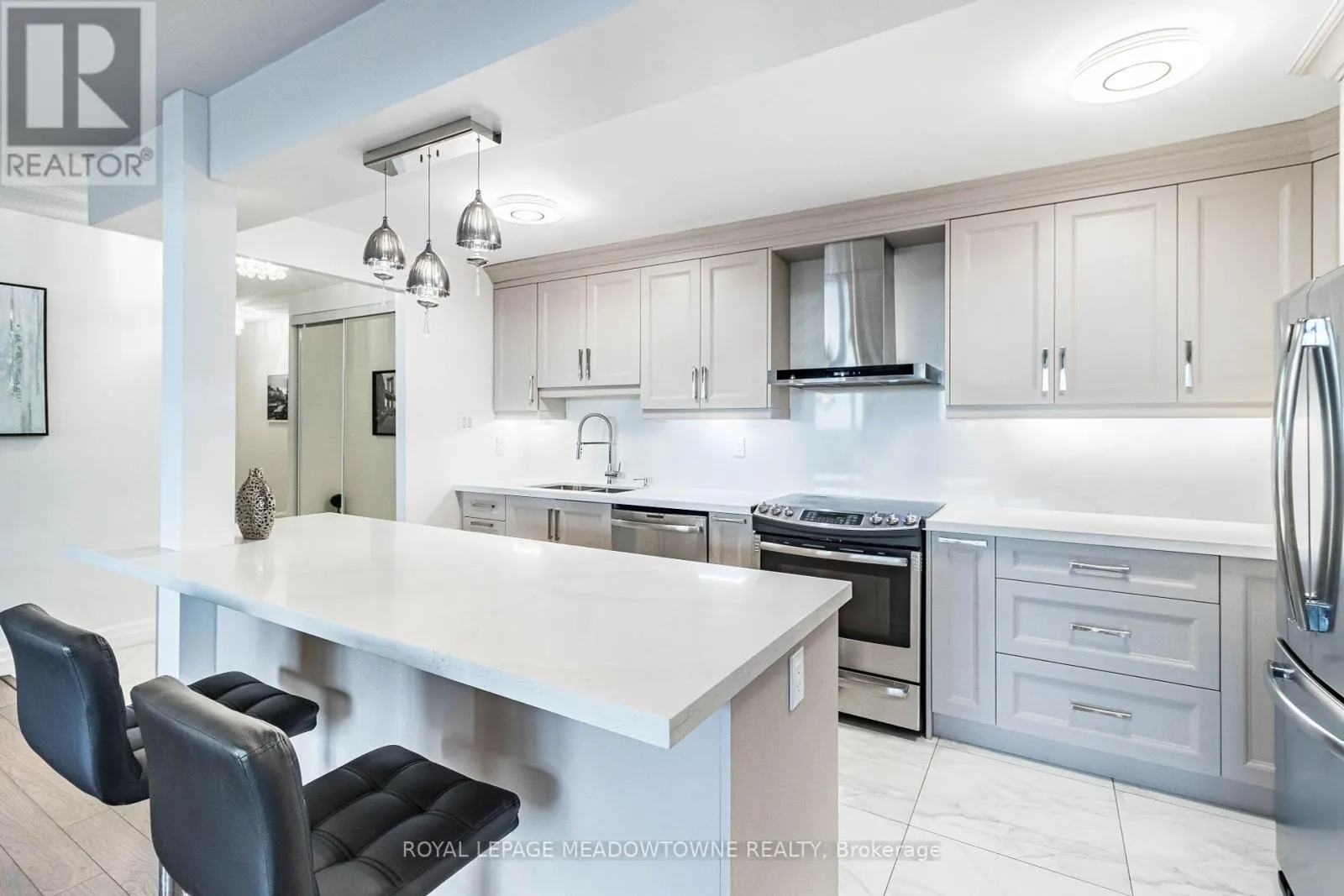 406 - 61 RICHVIEW ROAD